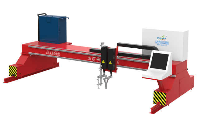 配置一等離子一火焰割炬的龍門式切割機(jī)